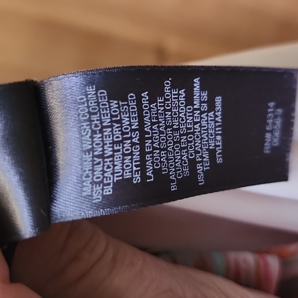 Bisou bisou surplice dress - Picture 10 of 12